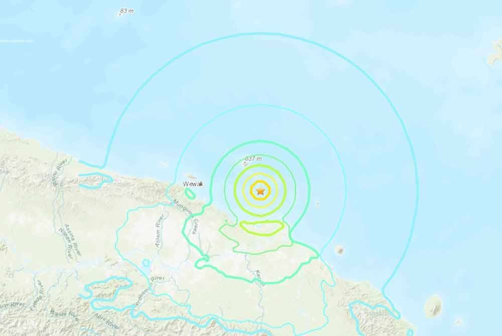 Pusat gempa itu terletak 3.5 darjah selatan dan 144.3 timur pada kedalaman 44 km, iaitu 80 kilometer timur dari Wiwak.