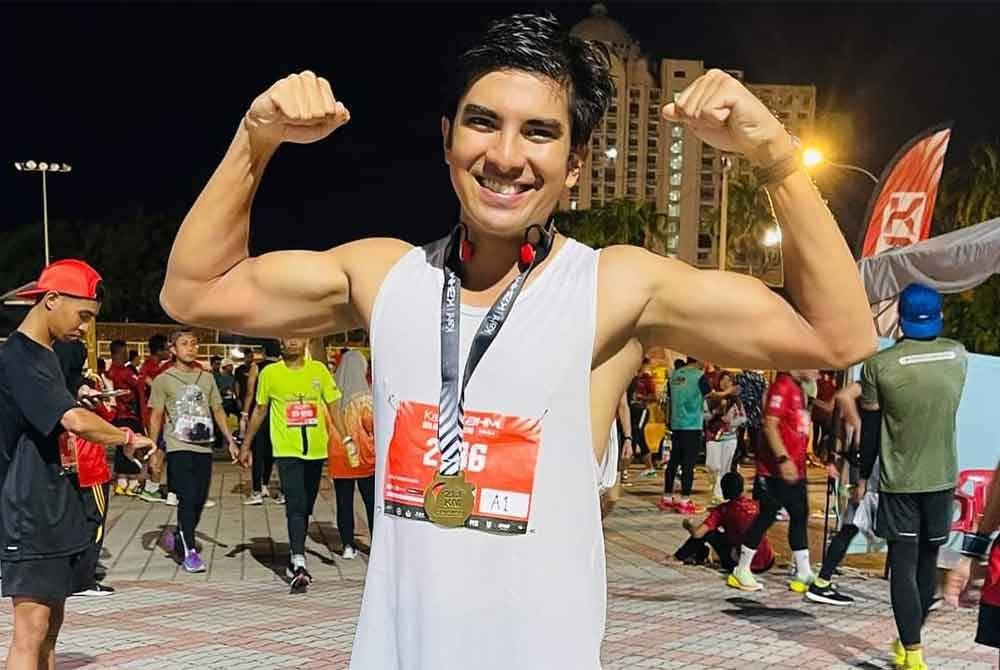 Syed Saddiq berjaya menamatkan larian Kota Bharu Half Marathon (KBHM) di Kota Bharu pada Sabtu. Foto FB Syed Saddiq