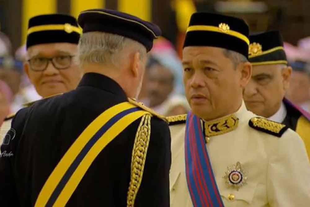 Hamidin dikurniakan darjah kebesaran itu oleh Yang di-Pertuan Agong Sultan Ibrahim hari ini. Foto tangkap layar RTM