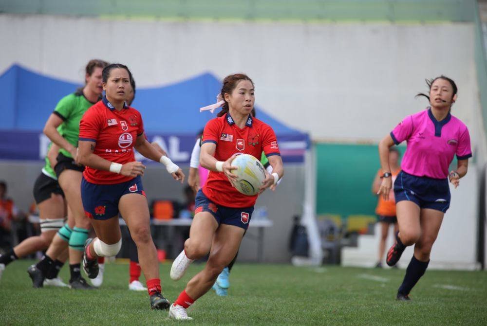 Aksi pemain Bunga Raya 7s negara Kajolin Jenisen ketika menentang UAE di Stadium Namdong Asiad Incheon.