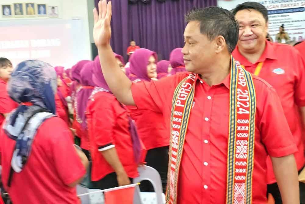 Masiung ketika hadir merasmikan Mesyuarat Agung Gagasan Rakyat Bahagian Tanjung Kapor, di Dewan Lembaga Perbandaran Kudat.