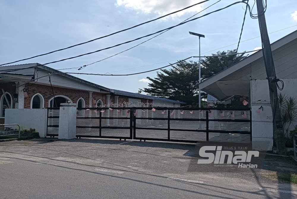 Sebuah rumah amal milik GISB yang dipercayai menempatkan penghuni wanita berusia 13 tahun ke atas diserbu oleh pihak di Puchong, Selangor pada Rabu.
Foto Sinar Harian/HISYAMUDDIN AYUB