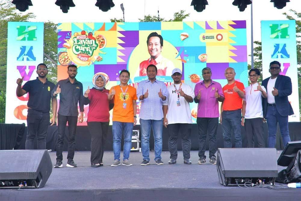 Mohd Najwan (tengah) ketika majlis pelancaran RASA Layan Curry Fiesta 2024 X HAVOC Festival pada Sabtu lalu.