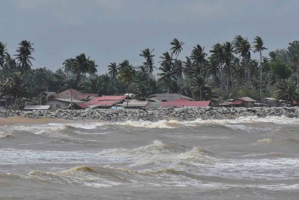 MetMalaysia mengeluarkan amaran angin kencang dan laut bergelora di perairan Laut China Selatan serta Selat Melaka Utara bermula 13 hingga 18 September ini. Gambar hiasan.