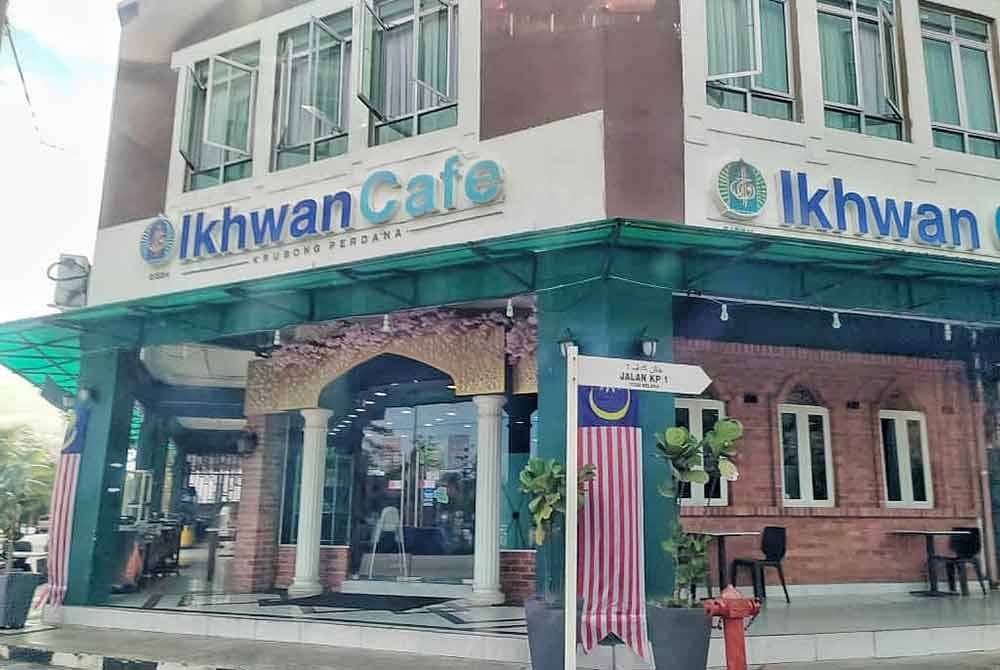 Kafe GIBSH yang terletak di persimpangan jalan Krubong Perdana masih dibuka seperti biasa.