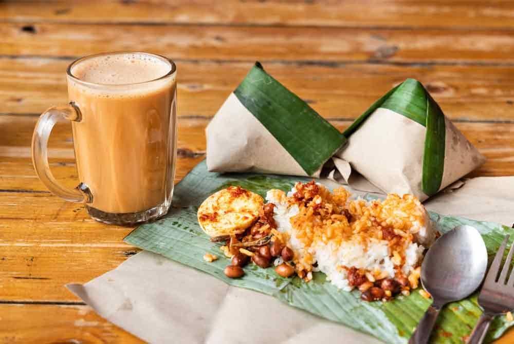 Nasi lemak, teh tarik jadi pilihan sarapan rakyat Malaysia. Foto hiasan 123RF