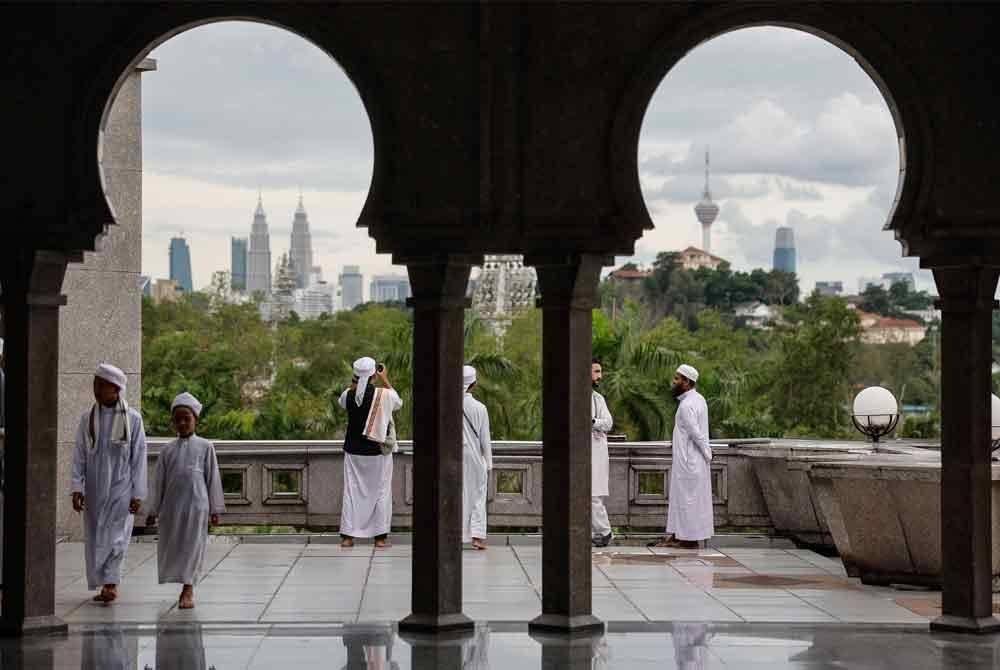 Seramai 24,000 pelajar Tahfiz menghadiri pada Majlis Himpunan 24,000 Huffaz Malaysia di Masjid Wilayah Persekutuan pada Sabtu. Foto Bernama