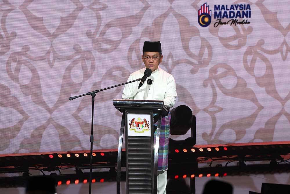 Mohd Na&#039;im ketika berucap pada Majlis Sambutan Maulidur Rasul SAW Peringkat Kebangsaan Tahun 1446H/2024M di Pusat Konvensyen Antarabangsa Putrajaya (PICC) hari ini. - Foto: Bernama