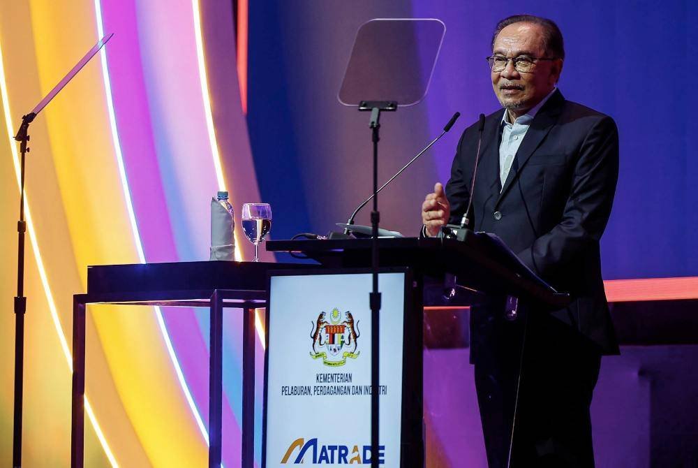 Anwar menyampaikan ucapan pada Majlis Perasmian Pameran Halal Antarabangsa Malaysia (MIHAS) 2024 di Pusat Pameran dan Perdagangan Antarabangsa Malaysia (MITEC) hari ini. Foto Bernama