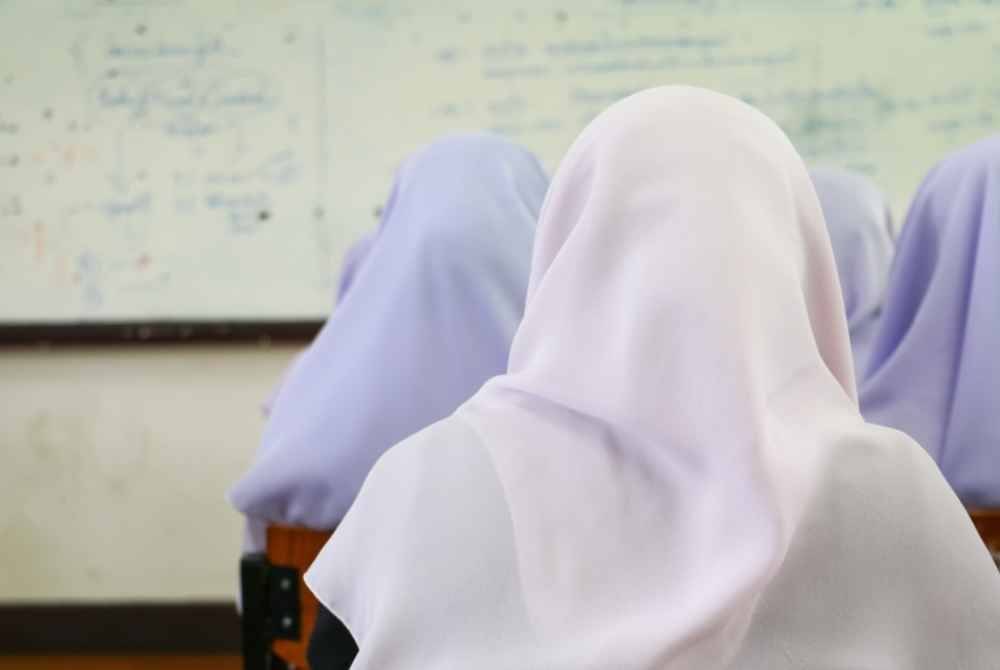 Beberapa pihak pernah menegur dan kesal dengan tindakan segelintir ibu bapa yang menghantar anak nakal dan mempunyai masalah sosial ke pusat tahfiz. Foto hiasan