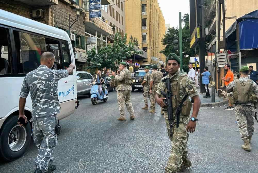 Askar tentera Lubnan berkawal di Beirut. Foto AFP