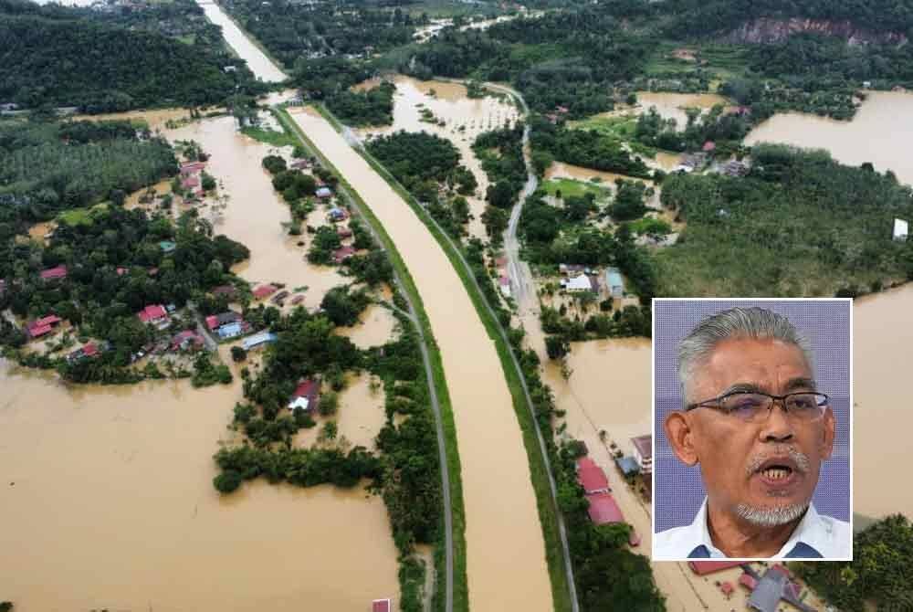 Paras air Sungai Bata kelihatan melepasi paras bahaya di kawasan Lubuk Batu, Jitra. Gambar kecil: Ismail