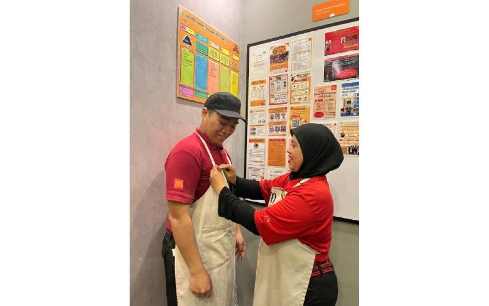 Ahmad Danial dan Norlela membina kerjaya mereka di McDonald’s.