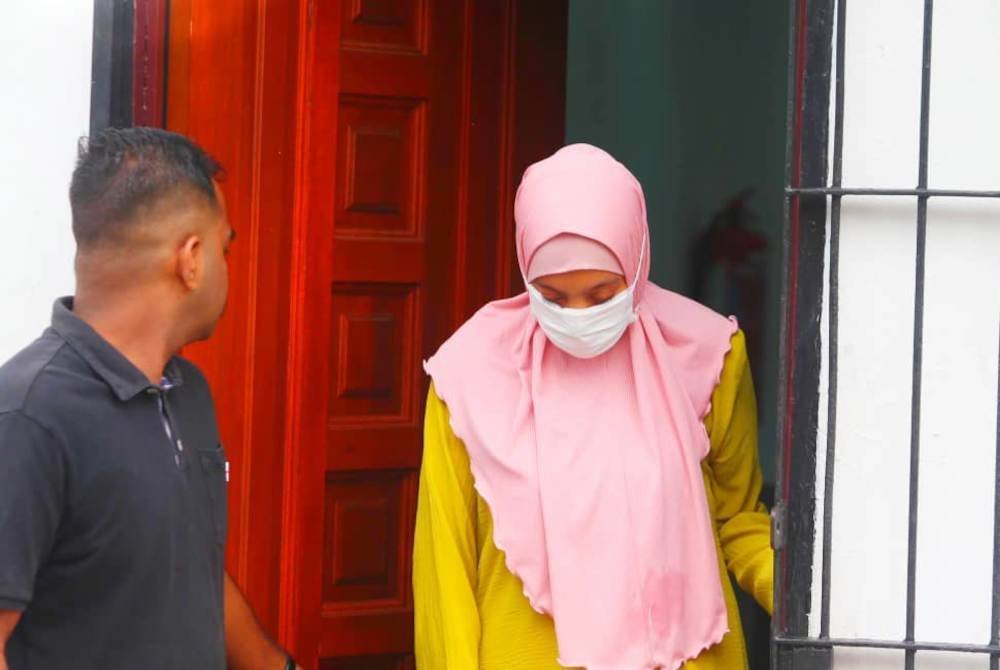 Wanita ini didenda RM2,000 oleh Mahkamah Majistret di Machang pada Ahad selepas mengaku bersalah atas pertuduhan membuang bayi lelaki pada 7 September lalu.