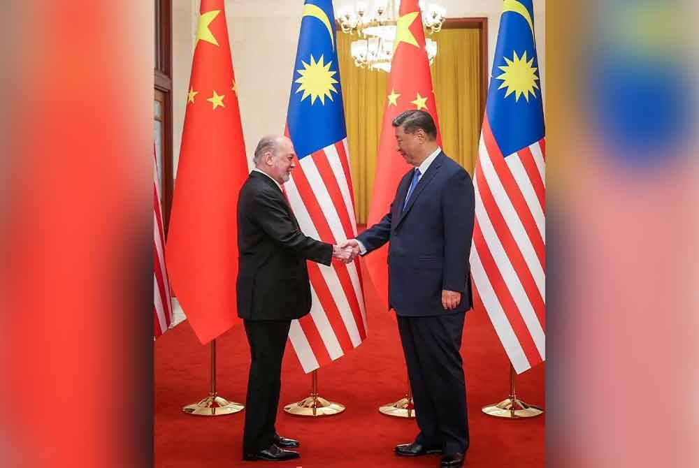 Sultan Ibrahim berkenan bertemu dengan Presiden Xi Jinping ketika Lawatan Negara Seri Paduka Baginda ke China.