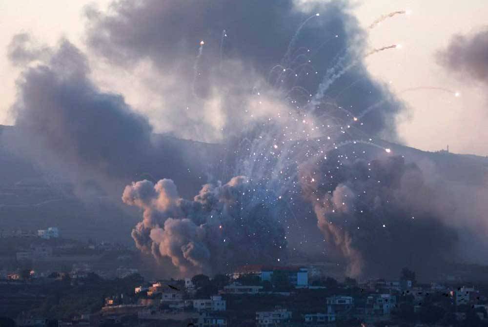 Sekurang-kurangnya seorang terbunuh dan 17 lagi cedera dalam serangan udara Israel yang menyasarkan beberapa kawasan di Lubnan awal pagi Isnin. Foto REUTERS