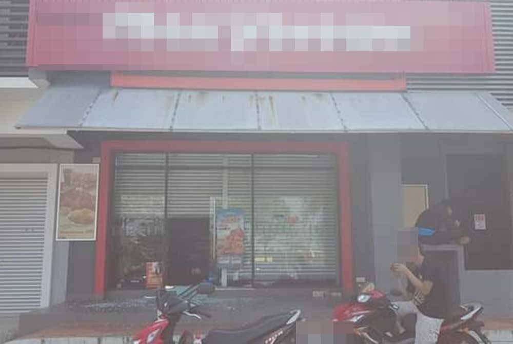 Sebuah restoran makanan segera di Bandar Puncak Alam di sini, dipecah masuk pada Isnin.