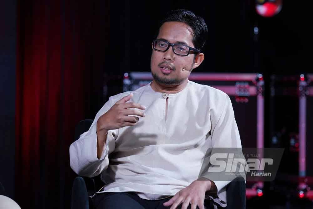 Muhammad Faisal ketika Wacana Sinar edisi 457 bertajuk ‘MoU Kerajaan-Pembangkang: Jambatan atau Tembok?&#039; yang disiarkan secara langsung di platform digital Sinar Harian, bertempat di Studio F, Kompleks Kumpulan Karangkraf, di sini pada Selasa. - FOTO: SINAR HARIAN/ MOHD HALIM ABDUL WAHID.