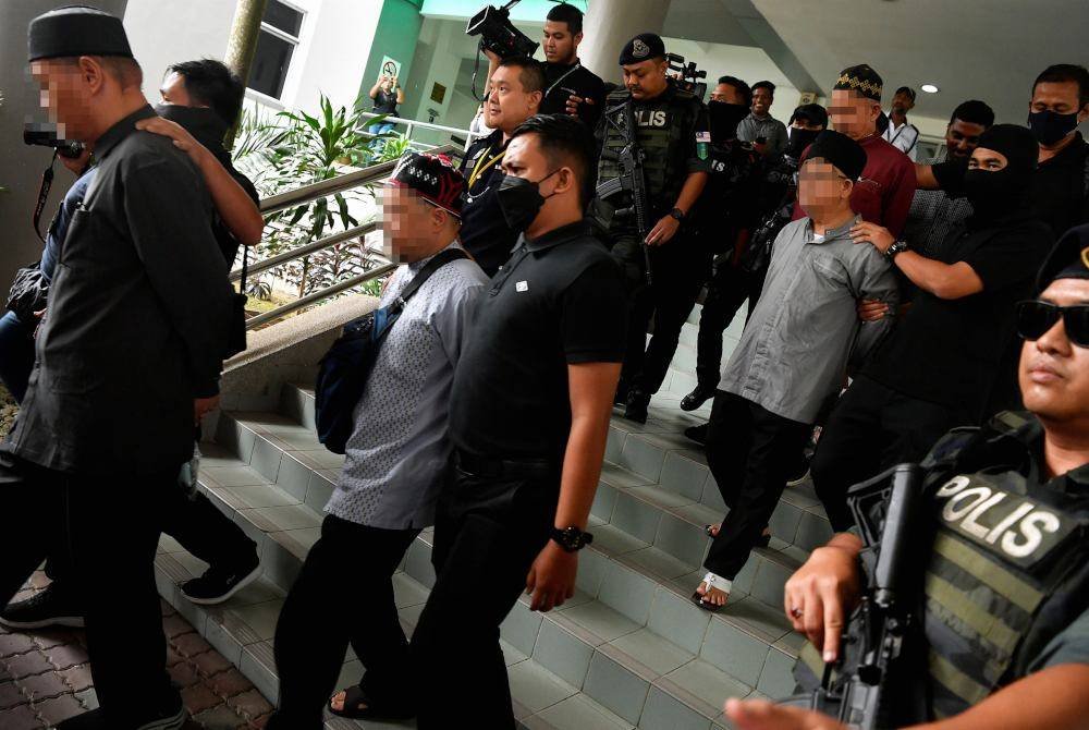 Mahkamah Majistret Shah Alam membenarkan permohonan sambung reman selama empat hari terhadap 24 individu termasuk pemimpin kanan GISBH. Foto Bernama