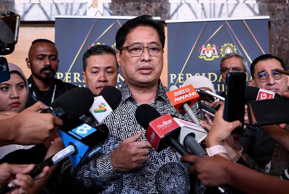 Azam ketika sidang media selepas Persidangan Penyelidikan Governans, Intergriti dan Antirasuah Peringkat Kebangsaan kali ke-3, yang bertemakan "Mendepani Ancaman Rasuah: Pembanterasan Secara Kolektif", pada Khamis. Foto Bernama