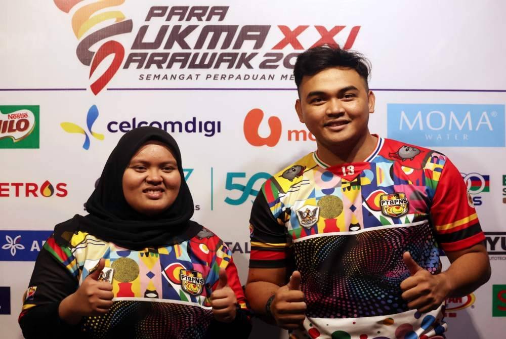 Tawaran ganjaran RM50 daripada jurulatih menjadi pembakar semangat buat atlet tenpin boling Sarawak Abg Yahya Abg Azhar dan Nur Syazwani Marais meraih pingat emas acara beregu TPB4 TPB4 (kecacatan intelektual) pada Sukan Para Malaysia (Para Sukma) 2024 pada Khamis. Foto Bernama