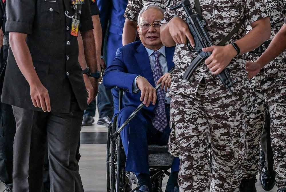 Bekas Perdana Menteri, Datuk Seri Najib Tun Razak hadir bagi mengikuti prosiding hujahan akhir pendakwaan kes penyelewengan dana 1MDB yang dihadapinya di Mahkamah Tinggi pada Rabu. Foto Bernama