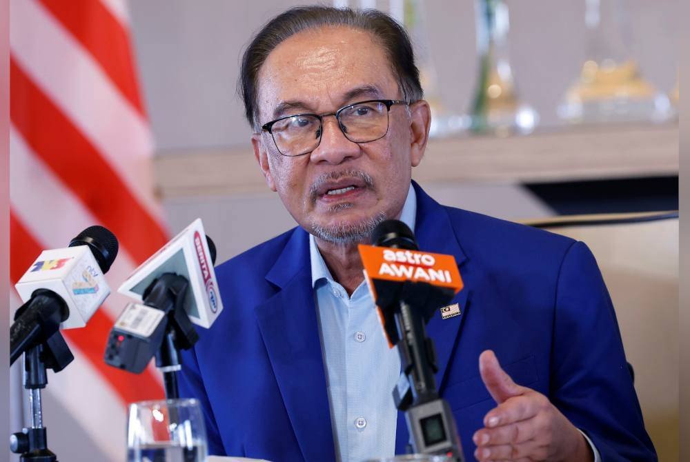 Anwar juga dijadualkan bertemu beberapa tokoh industri di Pakistan.