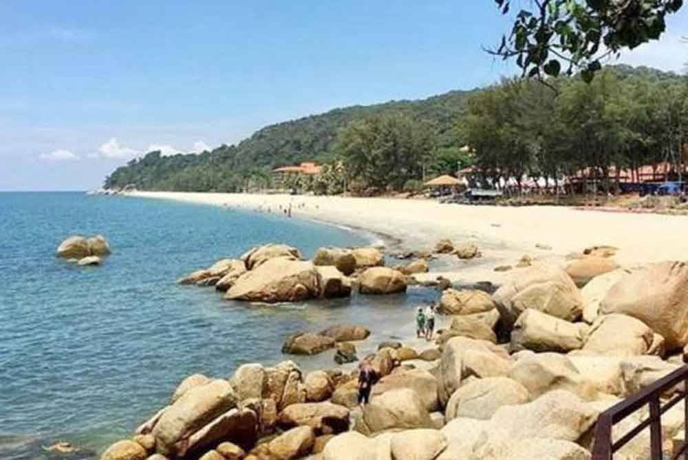 Pantai Teluk Cempedak. Foto hiasan