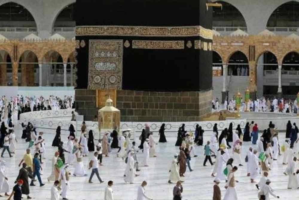 Jemaah yang menunaikan ibadah umrah kini dapat menikmati kadar tukaran yang tinggi selaras pengukuhan nilai ringgit. Foto hiasan