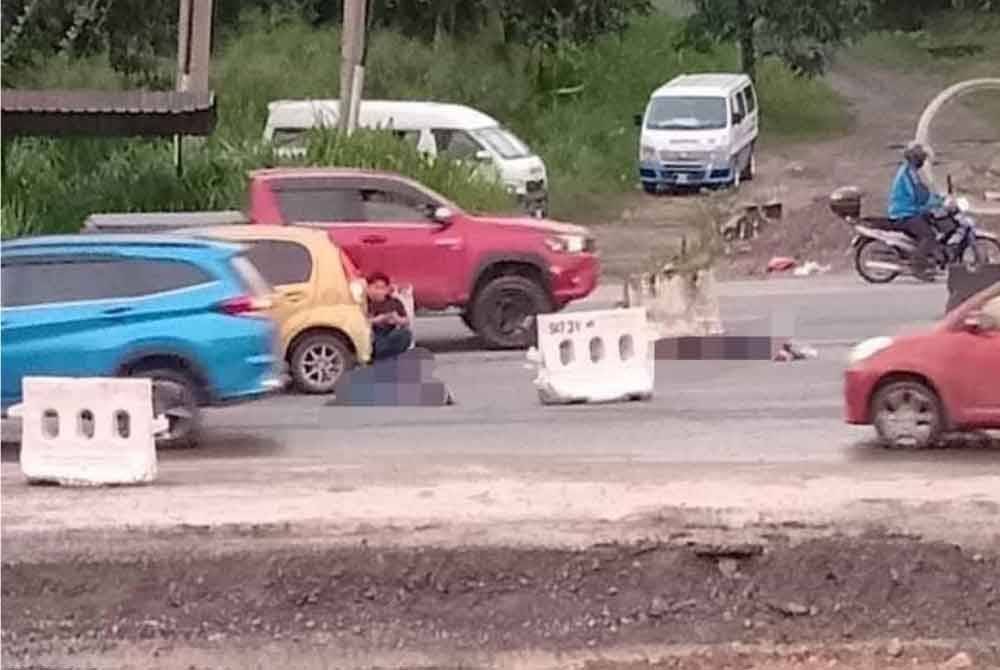 Dua maut akibat dirempuh sebuah kereta ketika melintas jalan berhampiran simpang Kampung Rugading, Jalan Kota Kinabalu-Tuaran, pada Isnin.