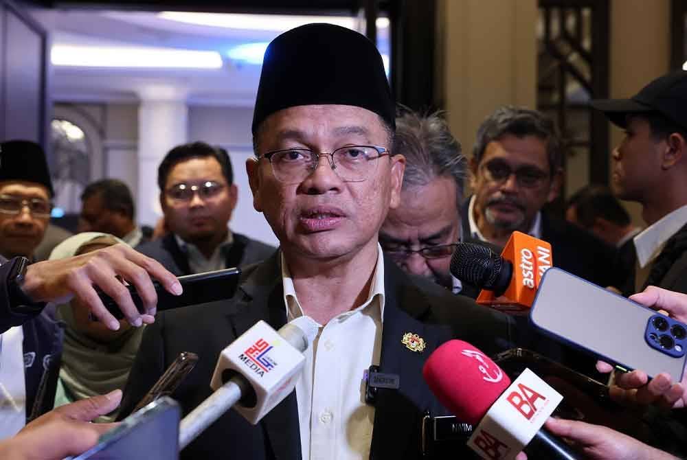 Mohd Na&#039;im ketika sidang media pada Penutup Forum Serantau YAPEIM (FSY) 2024 di sebuah hotel hari ini. Foto Bernama