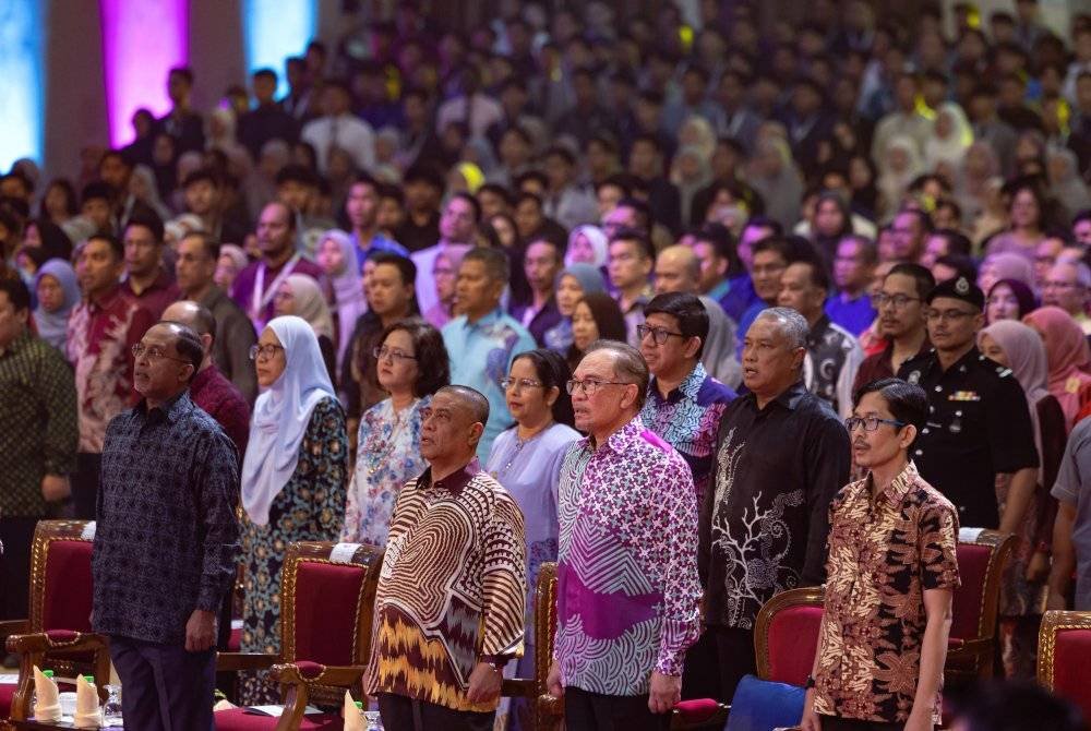 Perdana Menteri Datuk Seri Anwar Ibrahim hadir pada majlis Syarahan Za'ba Seabad Pemikir Kemiskinan dan Hari Akademia Negara di Universiti Pendidikan Sultan Idris (UPSI) pada Sabtu. Foto Bernama