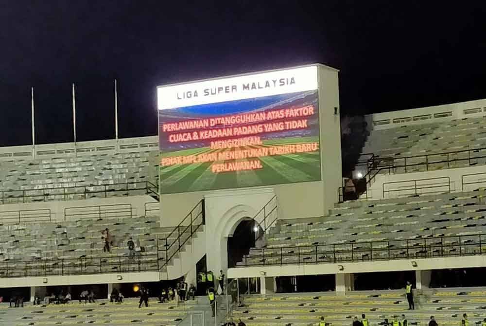 Penangguhan perlawanan di antara Perak FC dan JDT diumumkan menerusi papan skor di Stadium Perak pada Sabtu.