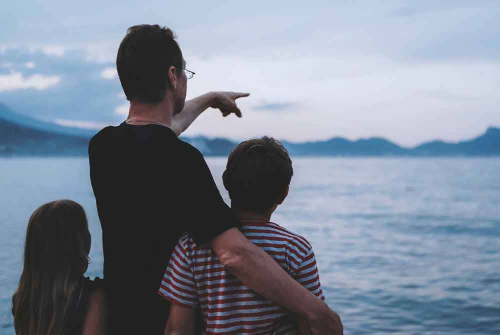 Peranan bapa tidak terhad kepada penyediaan kewangan semata-mata, tetapi juga termasuk sokongan emosi, fizikal, dan kesedaran kesihatan. Foto hiasan/123RF