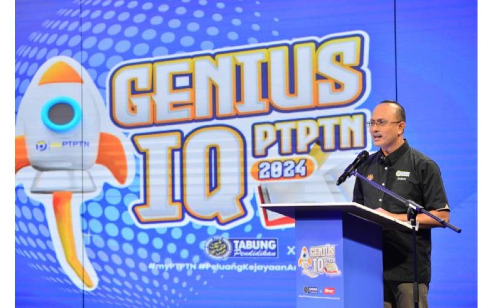 Ketua Eksekutif PTPTN, Ahmad Dasuki Abdul Majid ketika menyampaikan ucapan sempena Majlis Pengumuman Pemenang Peraduan Genius IQ PTPTN 2024 di Studio My #QuranTime, Kumpulan Karangkraf pada Isnin.