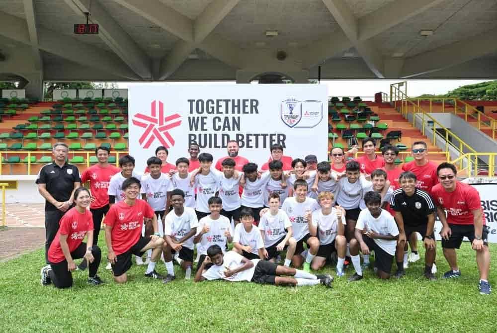 Klinik bola sepak khas buat kelompok pemain muda yang bercita-cita tinggi.