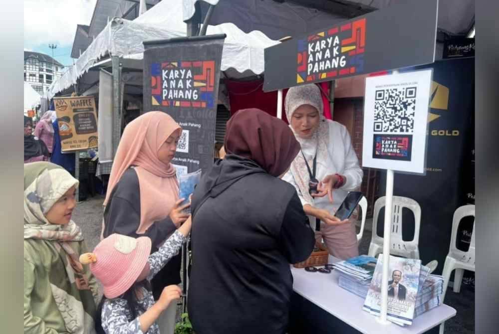 Reruai Karya Anak Pahang di Moh Karnival Makmur, Cameron Highlands baru-baru ini.