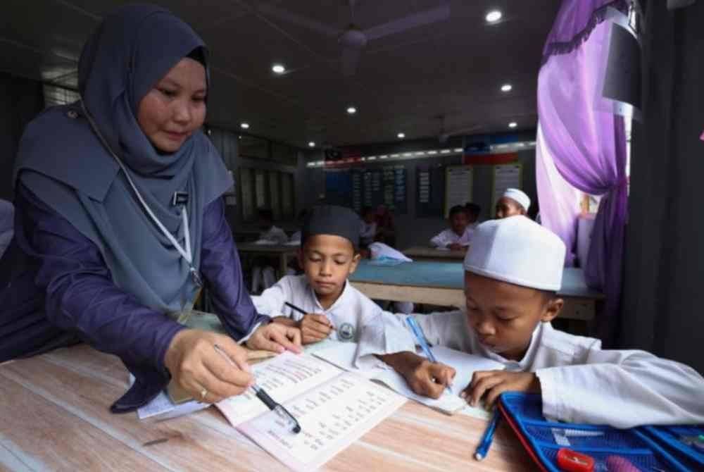 Kerajaan perlu menyegerakan rancangan untuk menambah kelas prasekolah supaya seramai mungkin murid mendapat pendidikan awal sebelum melangkah ke Darjah Satu. Gambar hiasan