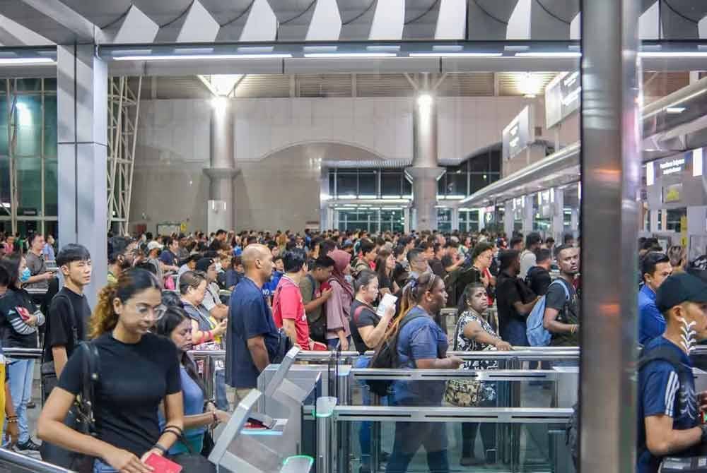 MyRentas telah merekodkan hampir dua juta transaksi pergerakan dan berjaya mengurangkan tempoh menunggu pengguna bas pada waktu puncak dari 120 minit kepada 15 minit - Foto: FB Fadillah Yusof