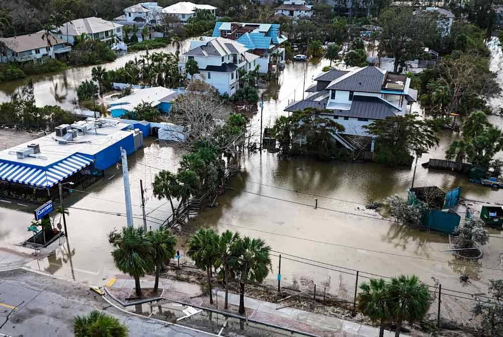 Kawasan kejiranan Siesta Key yang ditenggelami banjir.