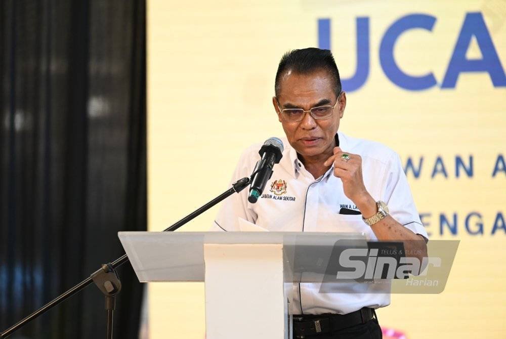 Wan Abdul Latiff pada Karnival Jom E-Waste 2024 sempena Hari E-Waste Antarabangsa yang bertempat AEON AU2, di sini pada Sabtu. Foto Sinar Harian