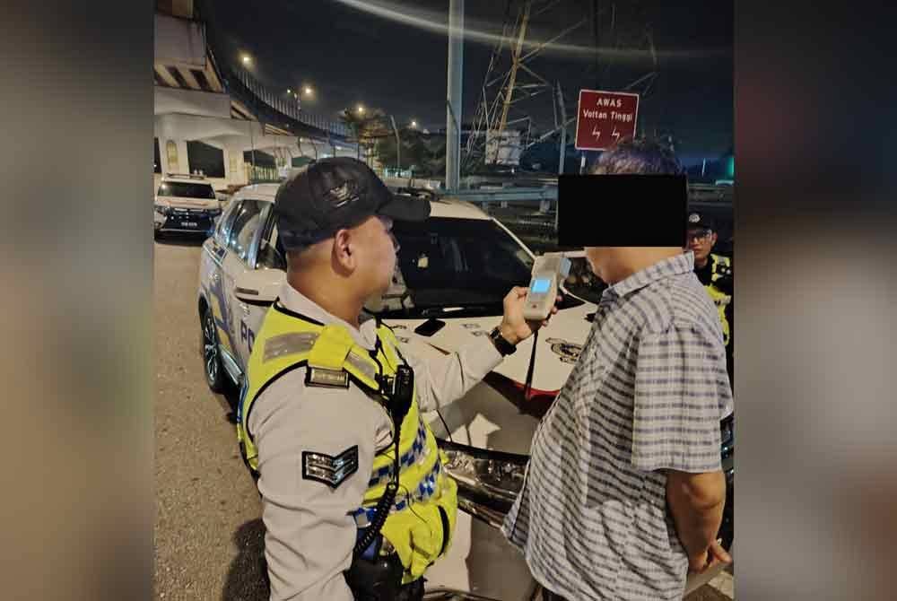 Seramai 62 individu yang ditahan ini, ini melibatkan 44 kes mabuk, sembilan samseng jalanan dan sembilan lagi bagi kesalahan lain. Foto ihsan Polis Johor