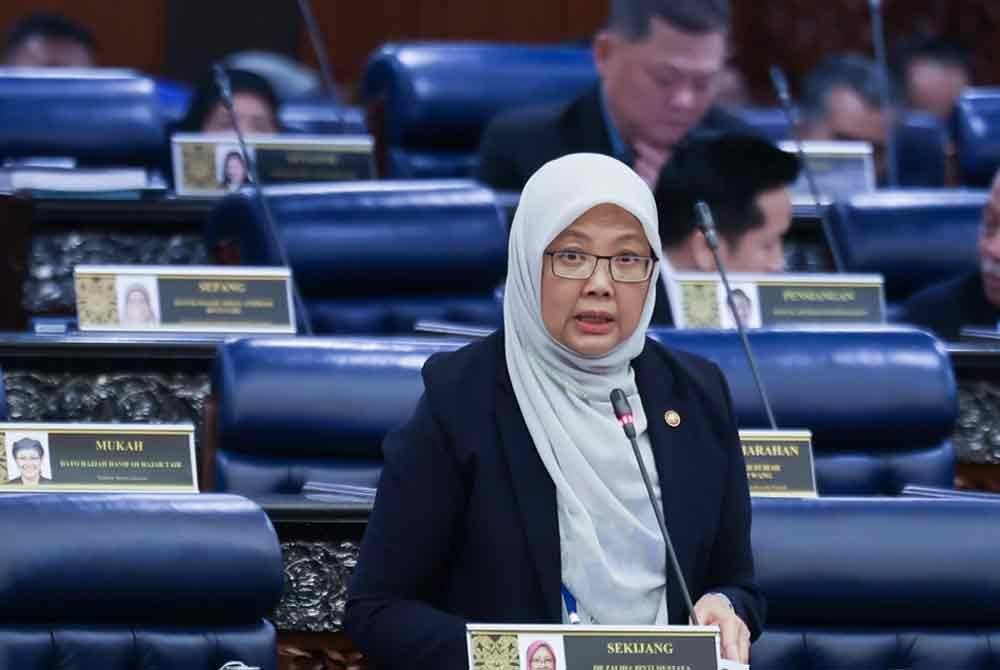 Dr Zaliha pada Persidangan Dewan Rakyat sempena Mesyuarat ke Tiga Penggal Ke Tiga Parlimen ke-15 di Bangunan Parlimen pada Selasa. Foto Bernama