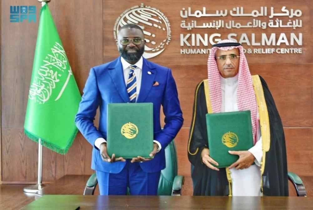 Memorandum itu ditandatangani oleh Penolong Ketua Penyelia Operasi dan Program KSrelief, Eng Ahmed bin Ali Al-Baiz dan Ketua Delegasi Serantau ICRC untuk Majlis Kerjasama Teluk (GCC), Mamadou Sow. Foto SPA