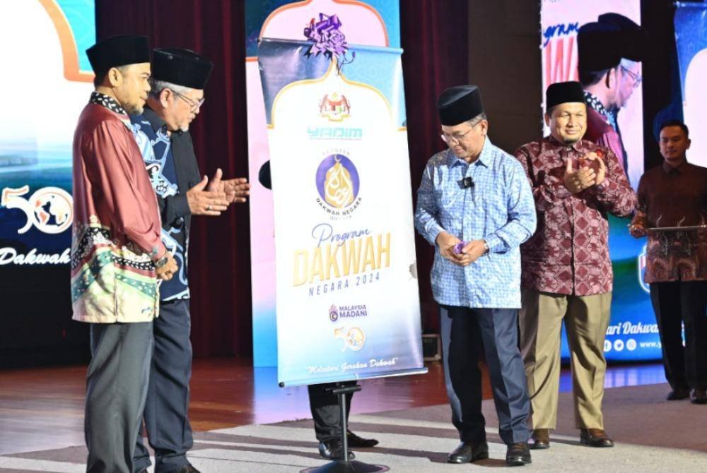 MOHD NA&#039;IM (tengah) ketika melakukan gimik perasmian Program Dakwah Negara 2024 (PDN24) Ogos lalu. 