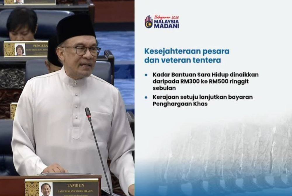 Anwar ketika membentangkan Belanjawan 2025 Malaysia Madani di Dewan Rakyat pada Jumaat.