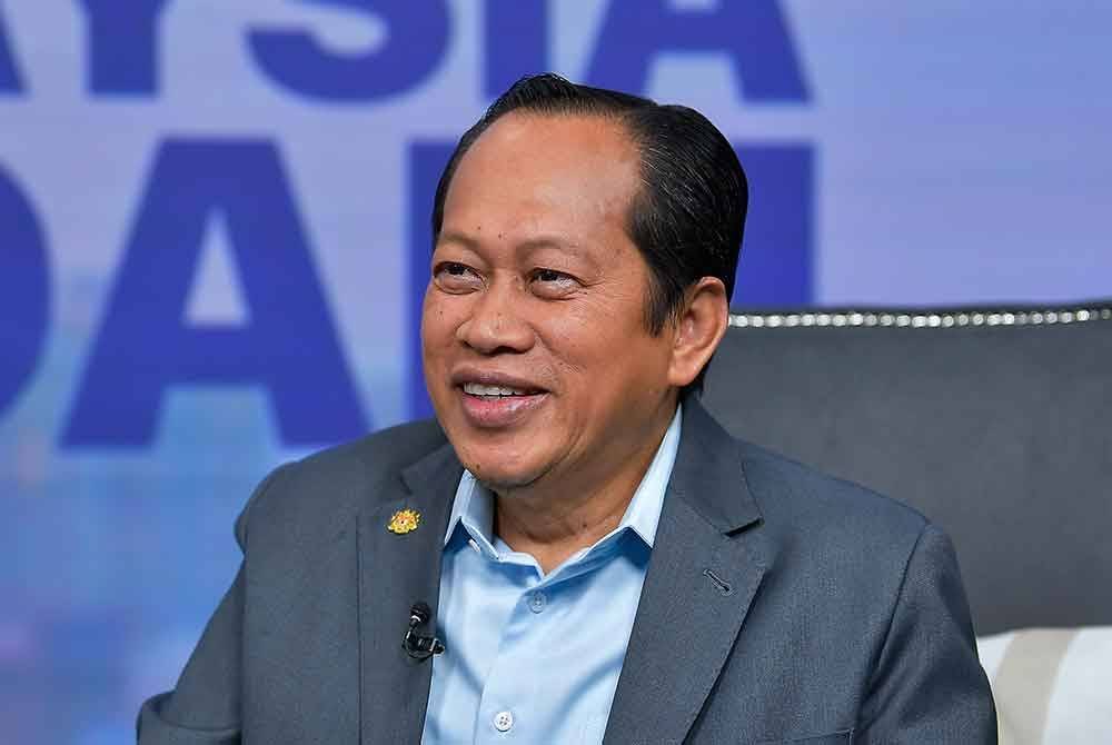 Timbalan Menteri Kerja Raya Datuk Seri Ahmad Maslan ditemu bual pada Program Ruang Bicara terbitan Bernama TV. Foto Bernama