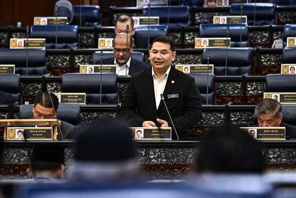 Rafizi ketika sesi pertanyaan jawab lisan di Dewan Rakyat pada Isnin.