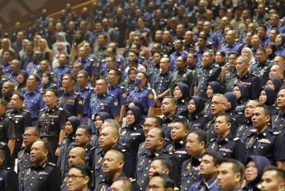 Peningkatan peruntukan sebanyak dua peratus kepada KDN dalam Belanjawan 2025 selaras dengan peranan besar kementerian itu untuk memastikan keselamatan dan ketenteraman awam sentiasa terpelihara. - Foto Bernama