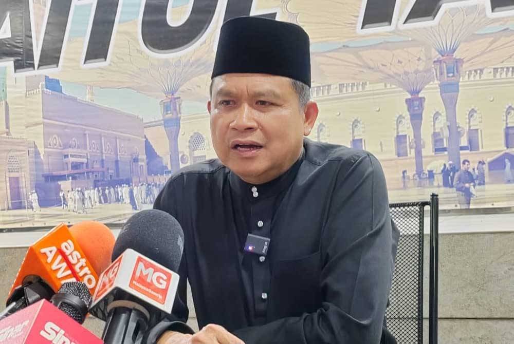 Mohamad Ali ketika ketika sidang akhbar di Baitul Tariq, Klebang pada malam Selasa.